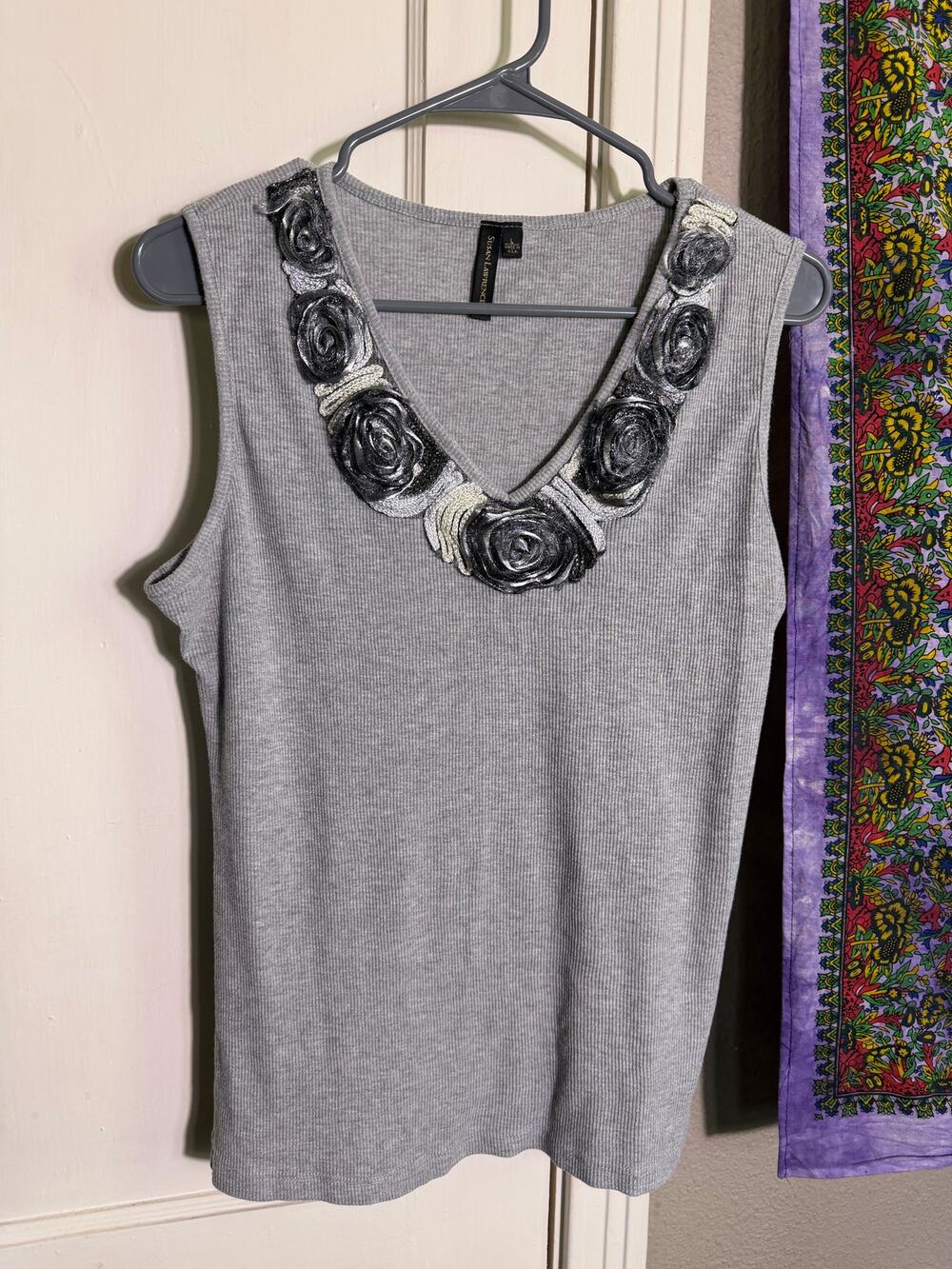 Susan Lawrence Gray Ribbed Tank Top Metallic Rosette Floral Applique - Large